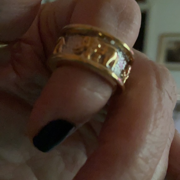 Elephant Ring - Picture 9 of 9